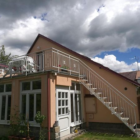 Apartman v zahrade Nova Vcelnice Exteriér fotografie